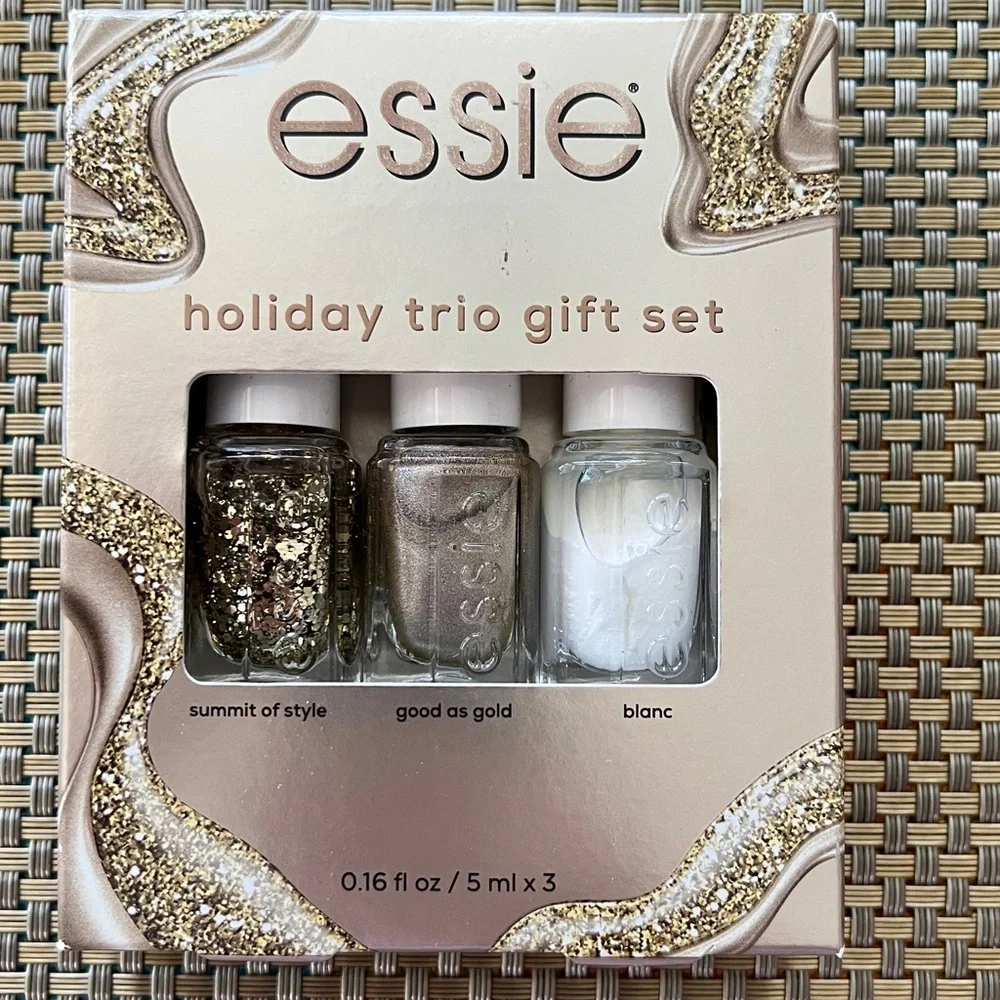 Essie Holiday Nail Polish Sets: Cranberry Spritz & Champagne Fizz